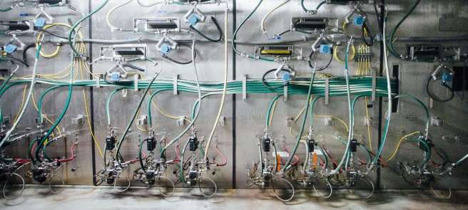 09-shake-it-off-hot-room